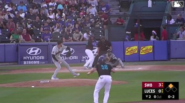 Ismael Munguia doubles (5) on a line drive to center fielder Duke Ellis. Willie MacIver scores.