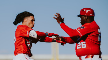 Homer Happy Evening Powers Bats Past Indians 4-2