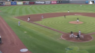 Gabriel Rincones Jr. steals third, scores on error