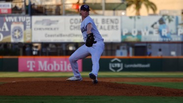 Mayer Magnificent, Hooks Win Again