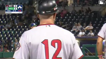 Jonah Cox walks. Charlie Szykowny scores. Maui Ahuna to 3rd. Zach Morgan to 2nd.