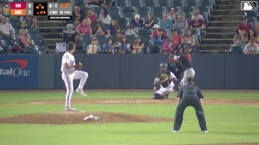 Justice Bigbie singles on a ground ball to center fielder Brandon Butterworth. Patrick Lee scores. Peyton Graham to 3rd.