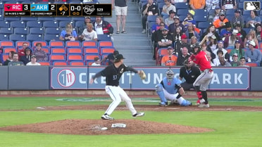 Jonah Cox doubles (10) on a fly ball to right fielder Alfonsin Rosario. Dayson Croes scores.