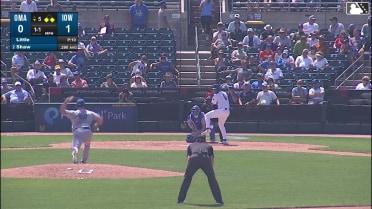 Matt Shaw singles on a ground ball to right fielder Jacob Berry. Jordan Nwogu scores. James Triantos to 2nd.