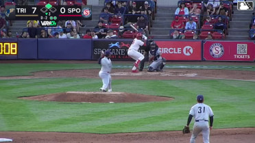 Yeferson Vargas In play, run(s) to Roynier Hernandez