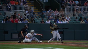 Shuckers Fall in Slugfest to Clingstones, 9-5