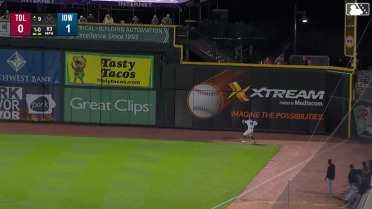 Hayden Cantrelle throws out Max Anderson to seal win