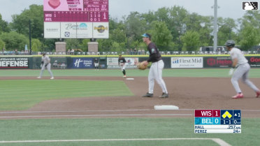 Tayden Hall out on a sacrifice fly to right fielder Brian Sanchez. Eric Bitonti scores. Daniel Dickinson to 3rd. Luis Castillo to 2nd.