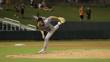 Shuckers Split Twin Bill In Birmingham