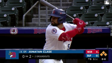 Jonatan Clase singles on a line drive to right fielder Braiden Ward. Je'Von Ward scores. Rafael Lantigua scores. RJ Schreck to 3rd.