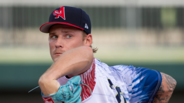 Smith-Shawver Shines as Augusta Splits Series with Salem