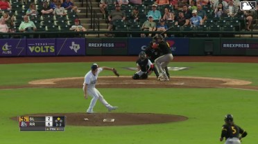 Austin Wynns homers (2) on a fly ball to left center field. Yolmer Sánchez scores.