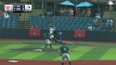 Dixon Williams hits an inside-the-park home run (20) on a fly ball to right field. Carter Beck scores.