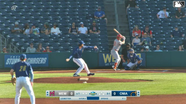 Colton Ledbetter homers (3) on a fly ball to left field.