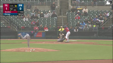 Jordan Nwogu homers (3) on a line drive to left field. Chas McCormick scores.