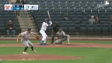 Chris Newell homers (3) on a line drive to right field. Jake Gelof scores.