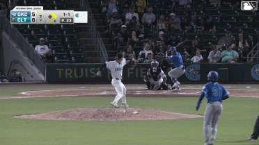 Taylor Young doubles (1) on a sharp fly ball to right fielder Dustin Harris. Hyeseong Kim scores. Eliezer Alfonzo scores.