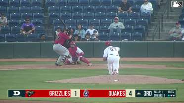 Tanner Thach singles on a sharp line drive to right fielder Lucas Ramirez. Clayton Gray scores. Roldy Brito to 3rd.