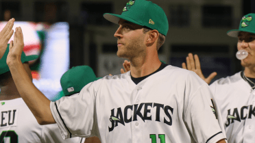 Vartanian’s Gem Lifts Jackets to Fourth Straight Win