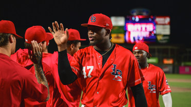 Bats Strike Late, Snag Back-And-Forth Series Finale 7-5 