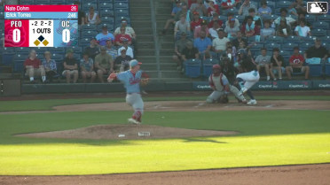Erick Torres singles on a line drive to right fielder José Suárez. Derlin Figueroa scores. Jose Cerice to 2nd.