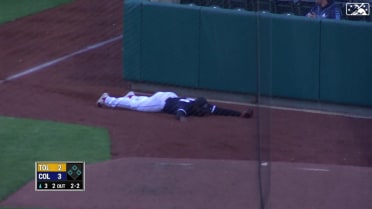 Jhonkensy Noel lays out in foul territory in the 3rd