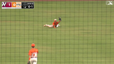 Kenedy Crona makes diving snag in center field
