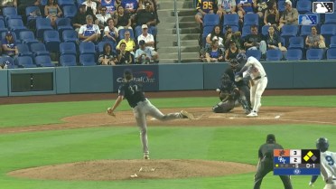 Easton Shelton doubles (25) on a sharp line drive to center fielder Yorger Bautista. Kellon Lindsey scores. Joendry Vargas scores.