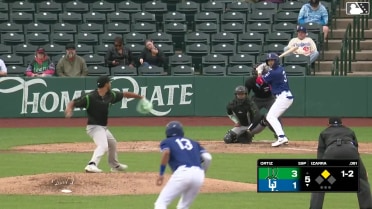 Jose Izarra triples (1) on a fly ball to center fielder Kien Vu. Eduardo Guerrero scores.