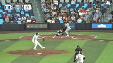 Joangel Gonzalez Ball to Lisbel Diaz
