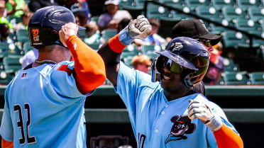 Arrighetti and the Offense Start Off Hot in Opening Day Victory