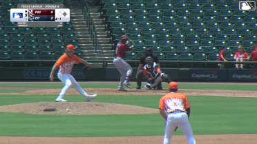 Keith Jones II homers (3) on a fly ball to center field. John Taylor scores.