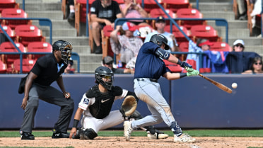 Luke Stevenson singles on a sharp line drive to center fielder Robert Calaz. Anthony Donofrio scores. Sebastian De Andrade to 3rd.