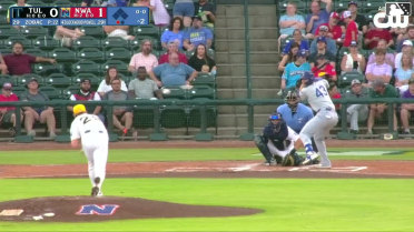 Griffin Lockwood-Powell homers (8) on a line drive to right field.