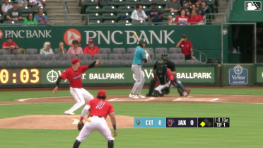 Jacob Gonzalez flies into a double play, left fielder Matthew Etzel to catcher Brian Navarreto. Rikuu Nishida out at home.