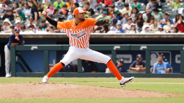 Pitchers' Duel Goes to Cardinals