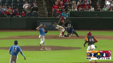 Chase Davis homers (5) on a fly ball to right field. Miguel Ugueto scores.