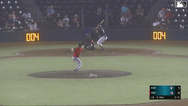 Yolfran Castillo triples (4) on a line drive to right fielder Juan Sierra. Yolfran Castillo scores. Throwing error by second baseman Aaron Piasecki.