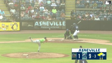 Chase Call doubles (19) on a line drive to left fielder Hector Osorio. Kyle Walker scores. Justin Thomas Jr. scores.