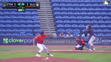Luis Fragoza out on a sacrifice fly to left fielder Branny De Oleo. Ramiro Dominguez scores.