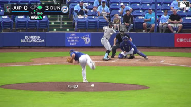 Andrew Salas homers (2) on a fly ball to right field. Emilio Barreras scores.