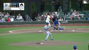 Vince Velasquez In play, run(s) to Yolmer Sánchez