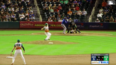 Alex Freeland homers (2) on a fly ball to right center field. Eliezer Alfonzo scores.