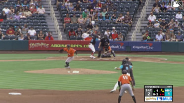 Cesar Perdomo In play, run(s) to Vimael Machín