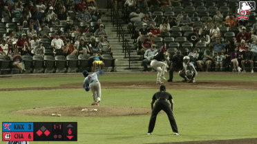 Kien Vu singles on a sharp line drive to center fielder Alex Ramírez. Cade Hunter scores. Johnny Ascanio to 2nd.