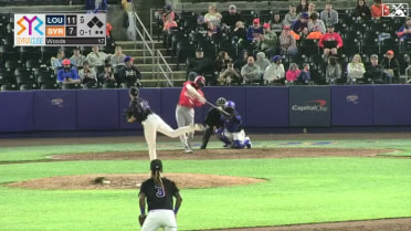 Elly De La Cruz hits two home runs in victory 