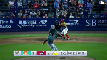 Pedro León singles on a ground ball to center fielder Tavian Josenberger. Caleb Ricketts scores. Bryan Rincon to 2nd.