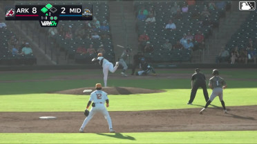 Sammy Siani singles on a sharp ground ball to shortstop Leo De Vries. Hunter Fitz-Gerald scores. Blake Rambusch to 3rd.