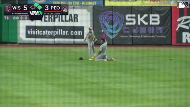 Kay-Lan Nicasia makes diving catch