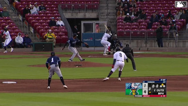 Jay Thomason homers (3) on a fly ball to center field. Danny De Andrade scores.